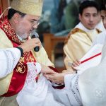 Clero festeja com o bispo Páscoa de Nosso Senhor Jesus Cristo